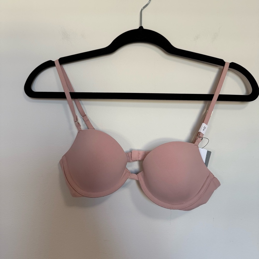 Calvin Klein Lightly Lined Demi Bra, 32B, NWT